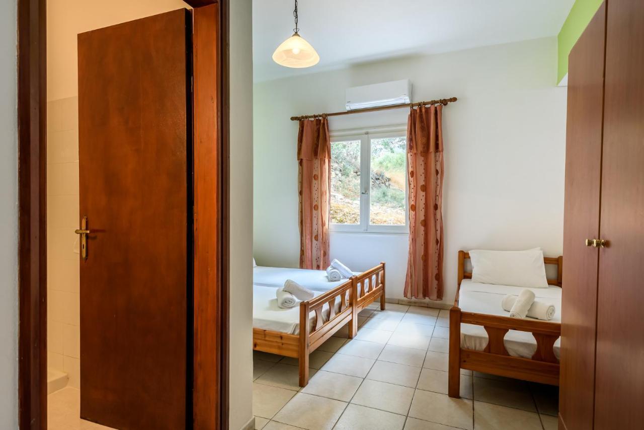 Antonis Studio Apartment Sfinárion Екстериор снимка